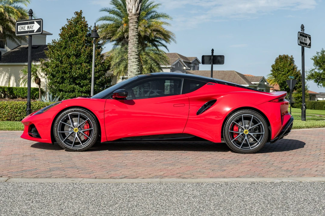 2024 Lotus Emira - Image 8 of 31