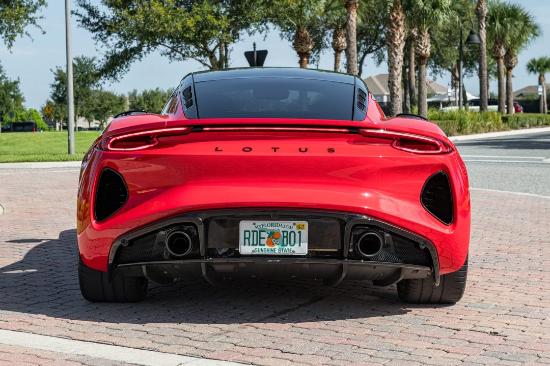 2024 Lotus Emira - Image 14 of 31