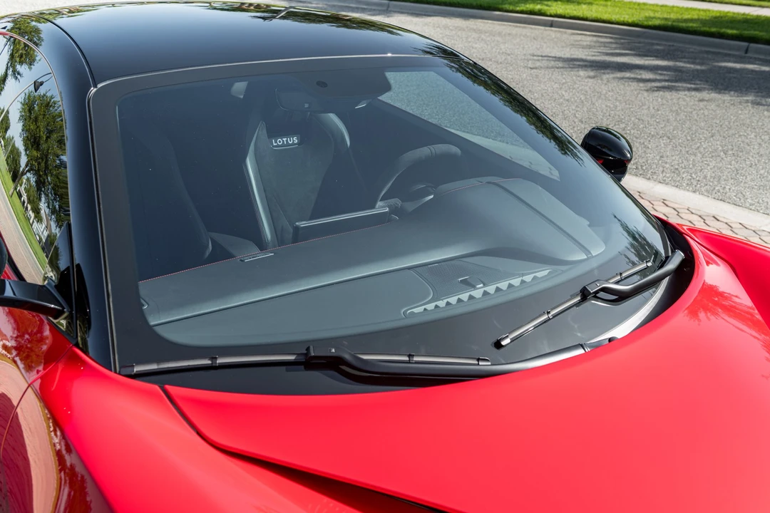 2024 Lotus Emira - Image 19 of 31