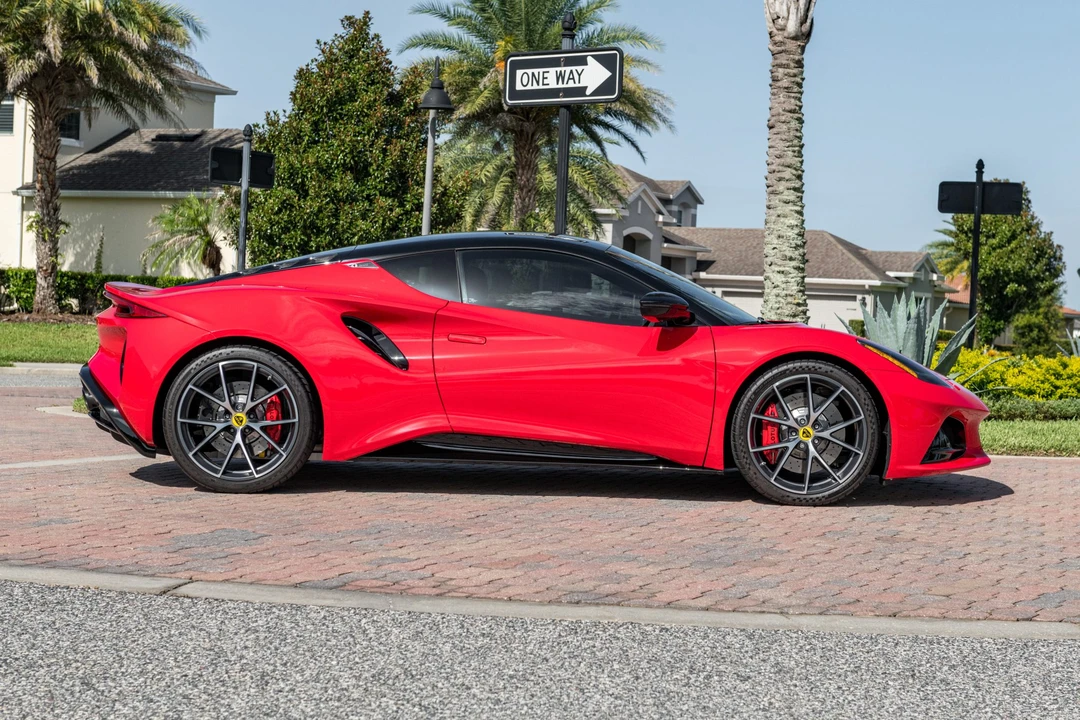 2024 Lotus Emira - Image 4 of 31