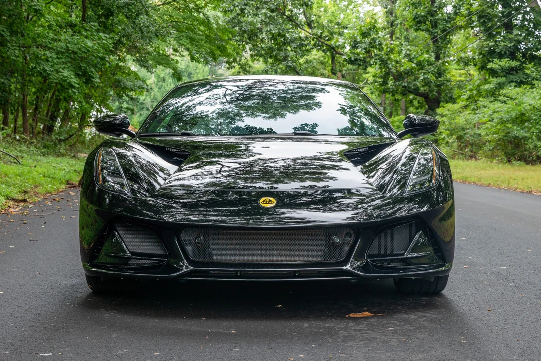2024 Lotus Emira - Image 2 of 31