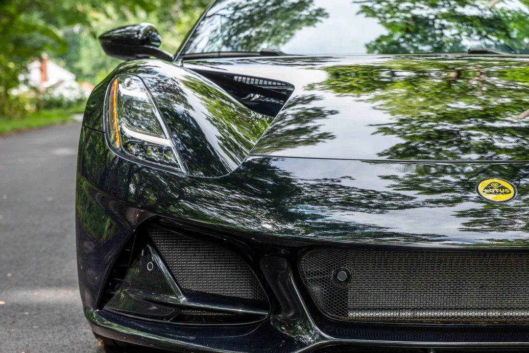 2024 Lotus Emira - Image 11 of 31
