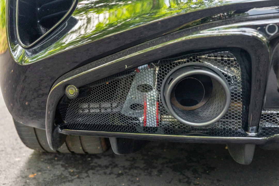 2024 Lotus Emira - Image 23 of 31