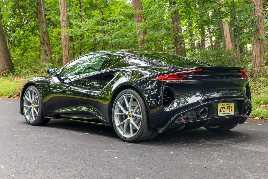 2024 Lotus Emira - Image 8 of 31