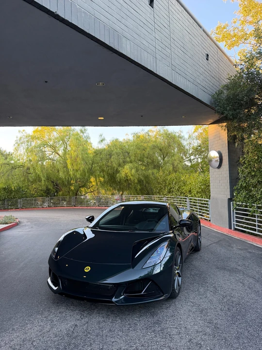 2024 Lotus Emira - Image 2 of 31