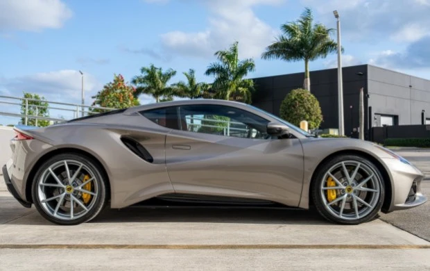 2024 Lotus Emira - Image 3 of 8