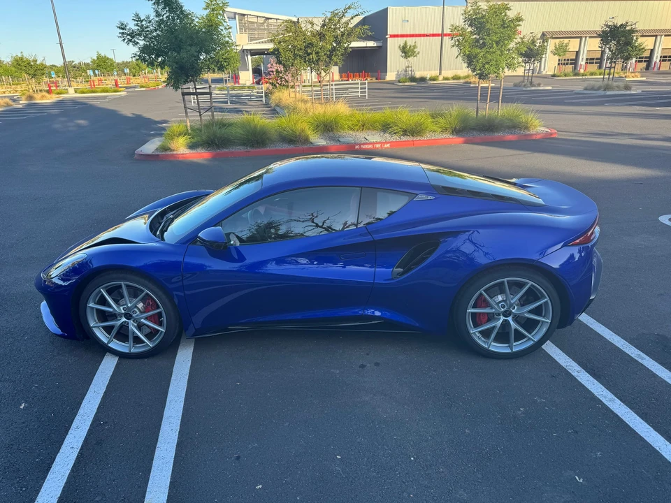 2024 Lotus Emira - Image 10 of 31