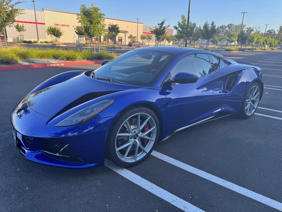 2024 Lotus Emira - Image 11 of 31