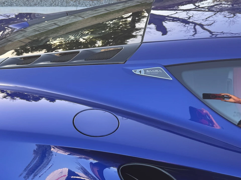 2024 Lotus Emira - Image 29 of 31