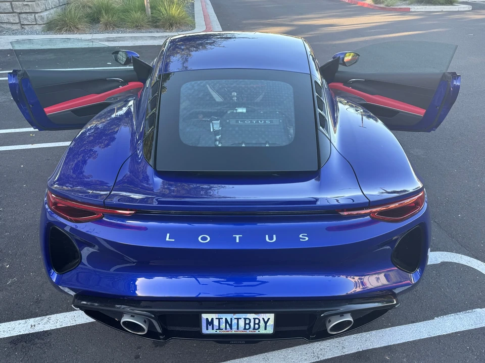 2024 Lotus Emira - Image 16 of 31