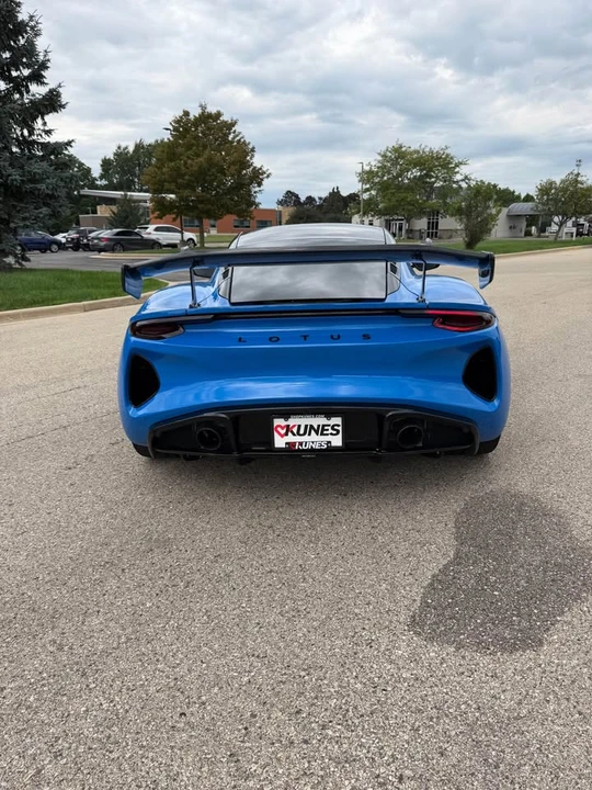 2024 Lotus Emira - Image 5 of 8