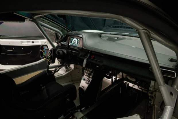 2024 Lotus Emira - Image 6 of 8