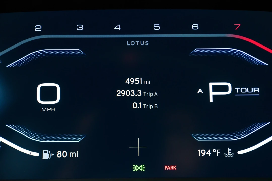 2024 Lotus Emira - Image 19 of 21