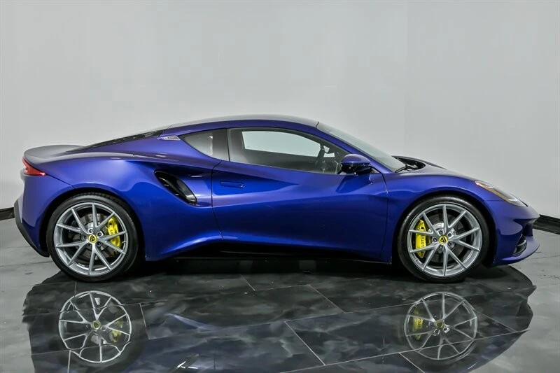 2024 Lotus Emira - Image 13 of 21