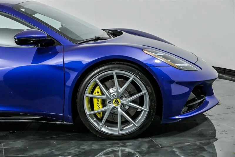 2024 Lotus Emira - Image 14 of 21