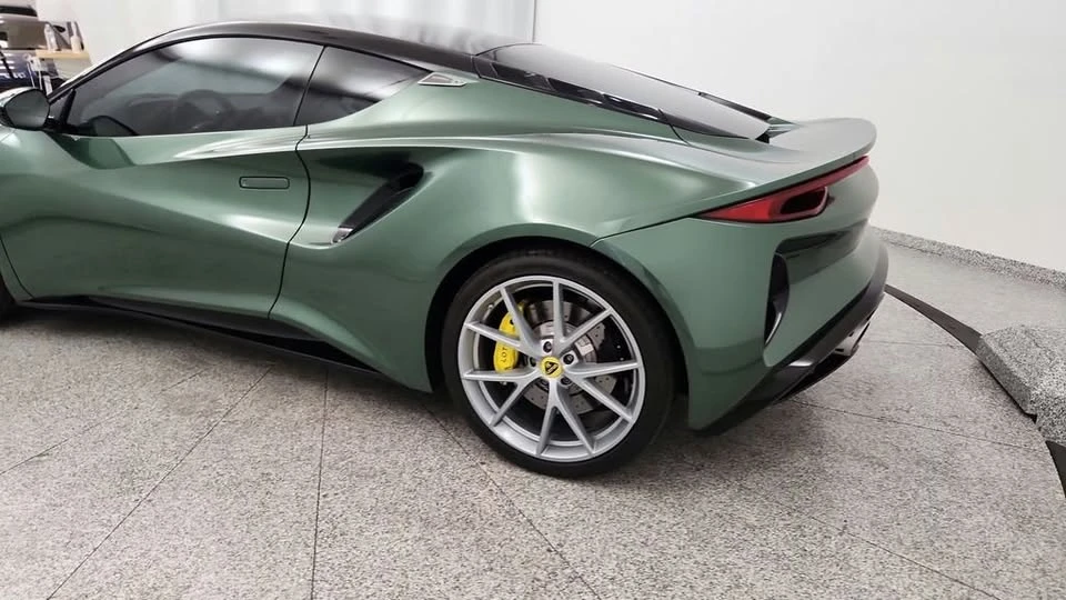 2024 Lotus Emira - Image 16 of 20