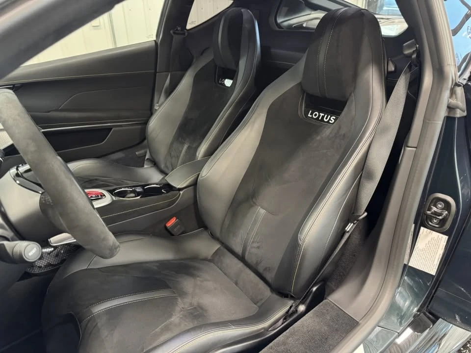 2024 Lotus Emira - Image 9 of 10