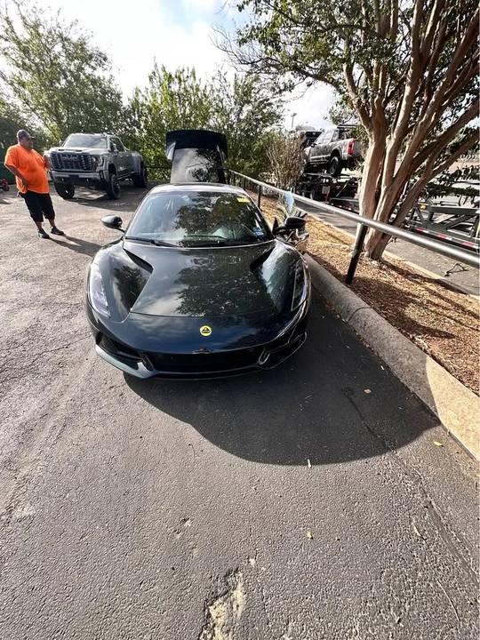 2024 Lotus Emira - Image 4 of 5