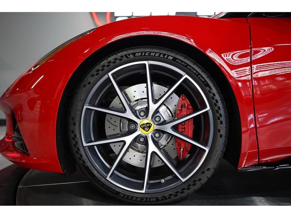 2024 Lotus Emira - Image 16 of 31
