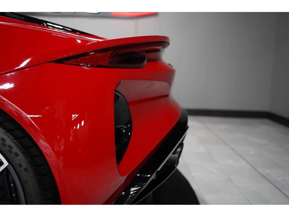 2024 Lotus Emira - Image 27 of 31