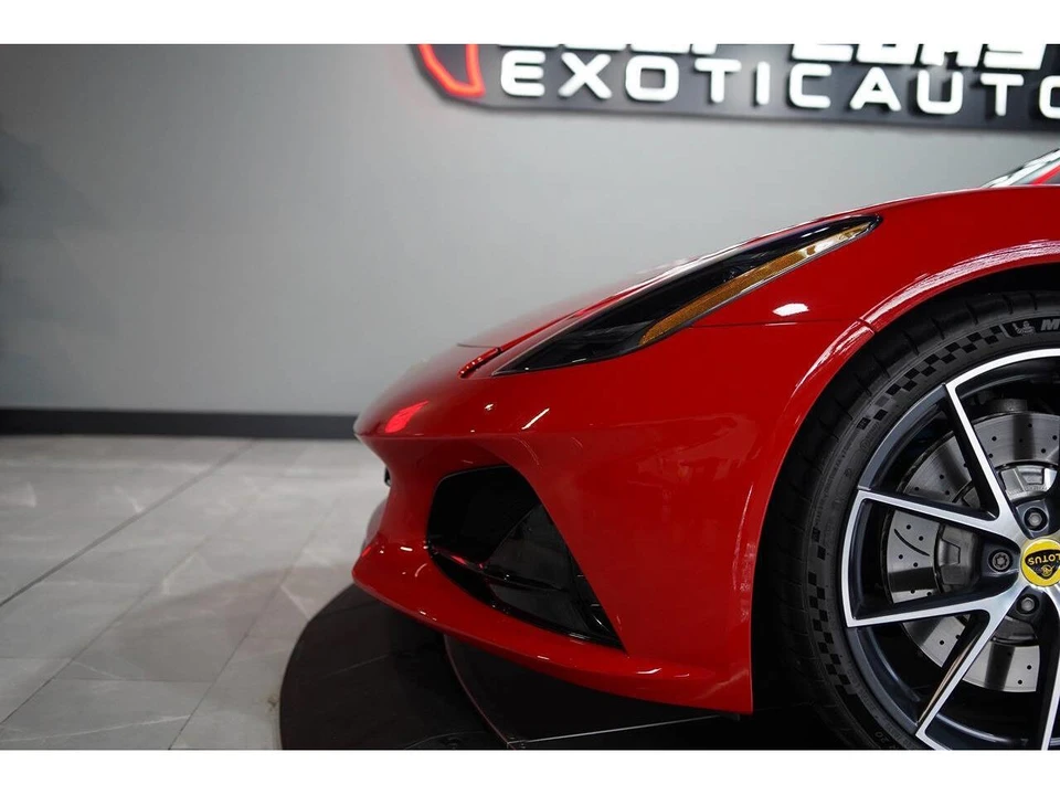 2024 Lotus Emira - Image 17 of 31