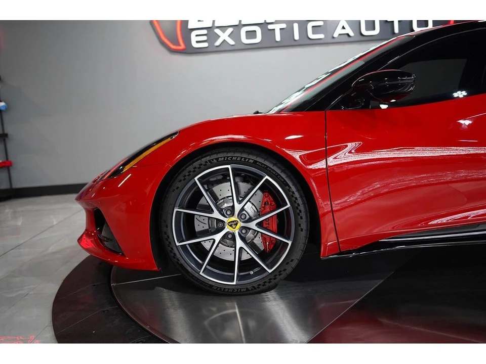 2024 Lotus Emira - Image 15 of 31