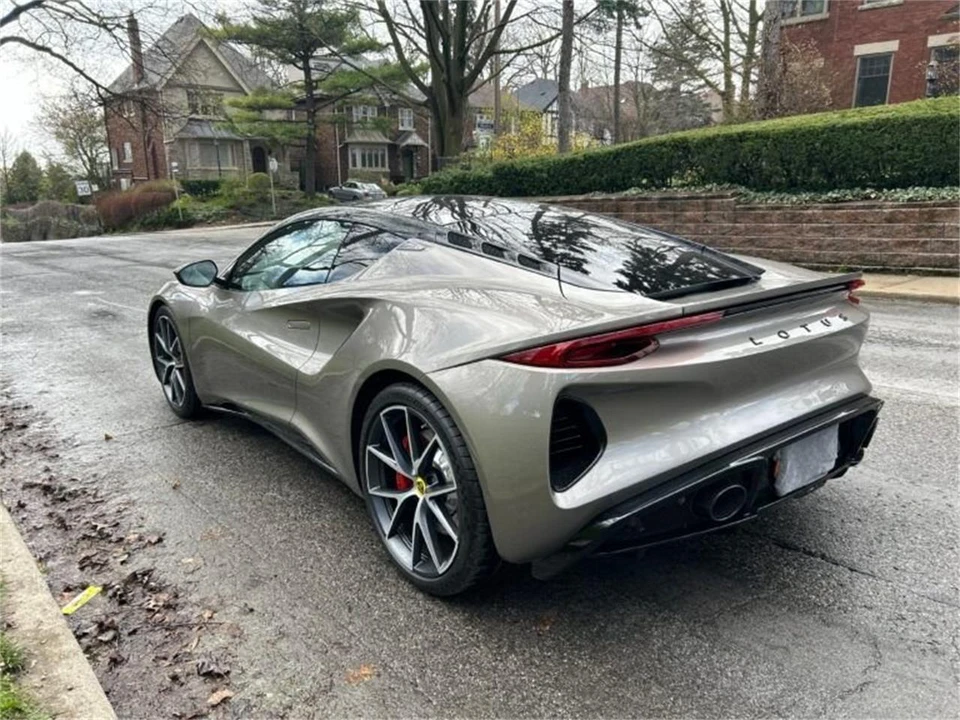 2024 Lotus Emira - Image 7 of 31