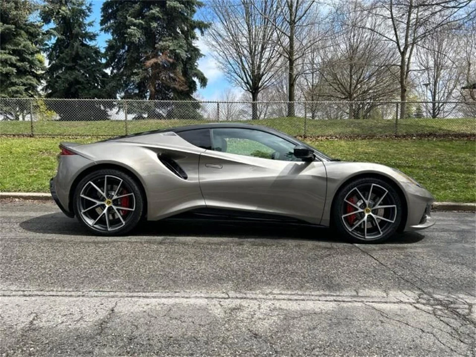 2024 Lotus Emira - Image 4 of 31