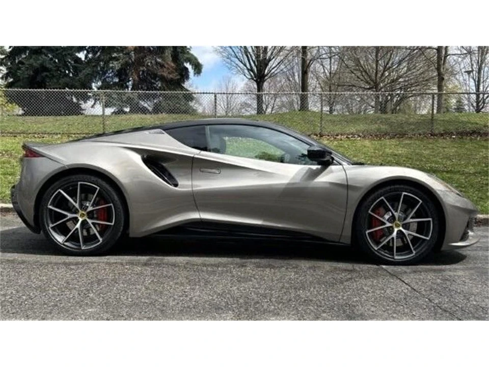 2024 Lotus Emira - Image 6 of 31