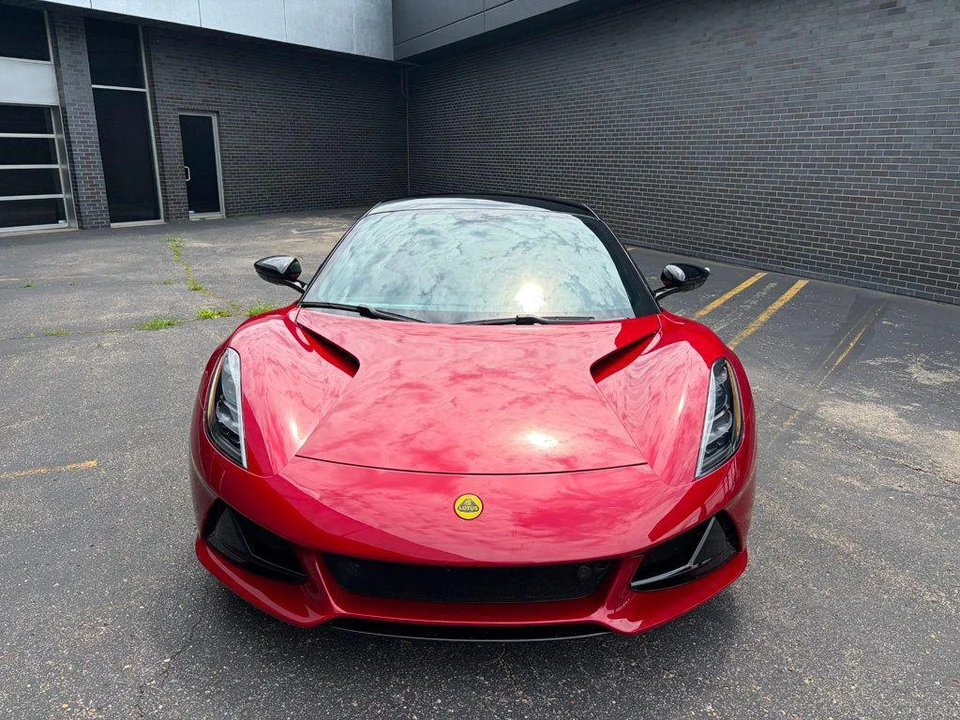 2024 Lotus Emira - Image 2 of 31