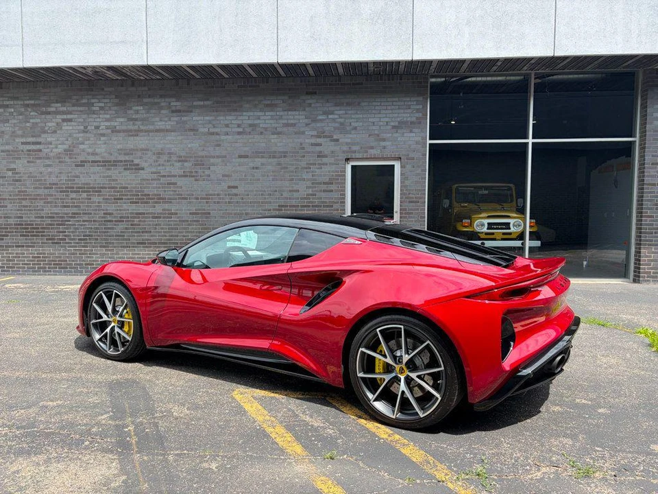 2024 Lotus Emira - Image 6 of 31