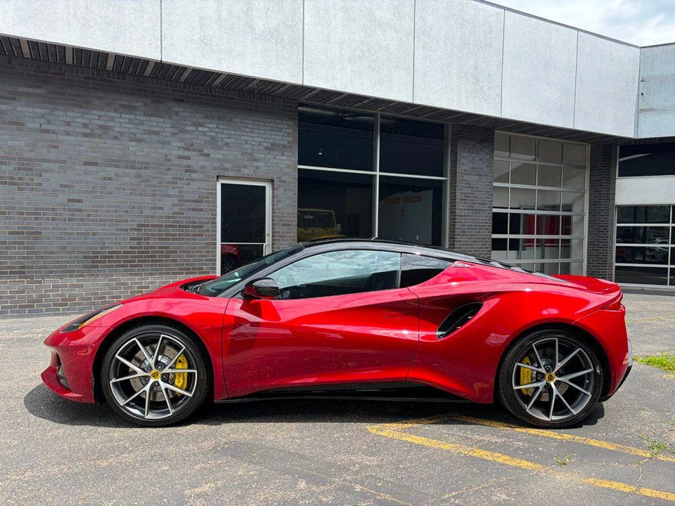 2024 Lotus Emira - Image 7 of 31