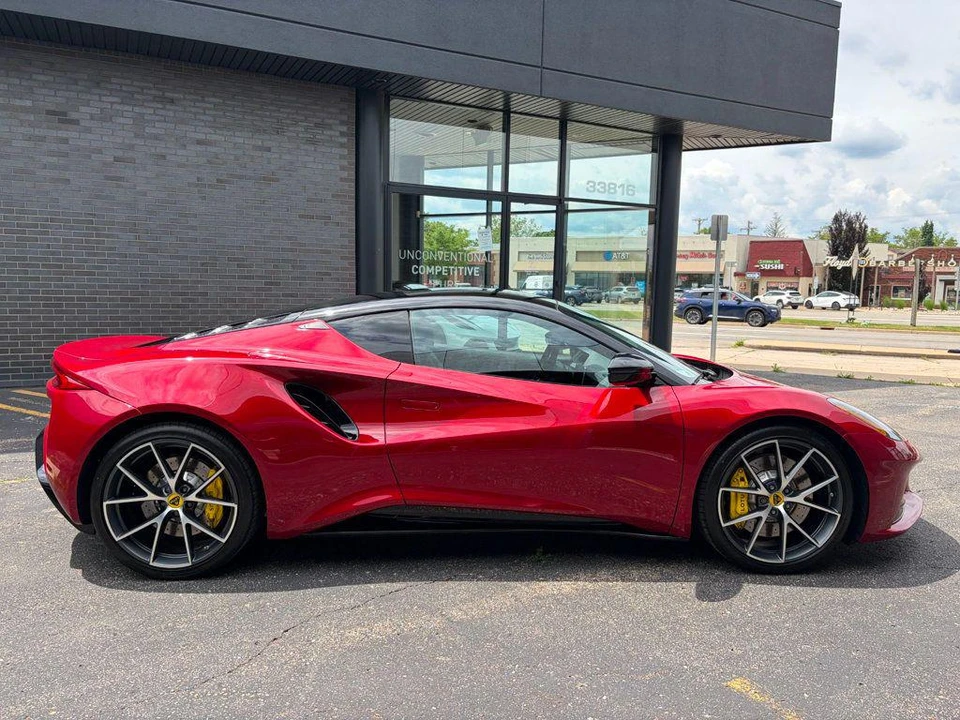 2024 Lotus Emira - Image 12 of 31