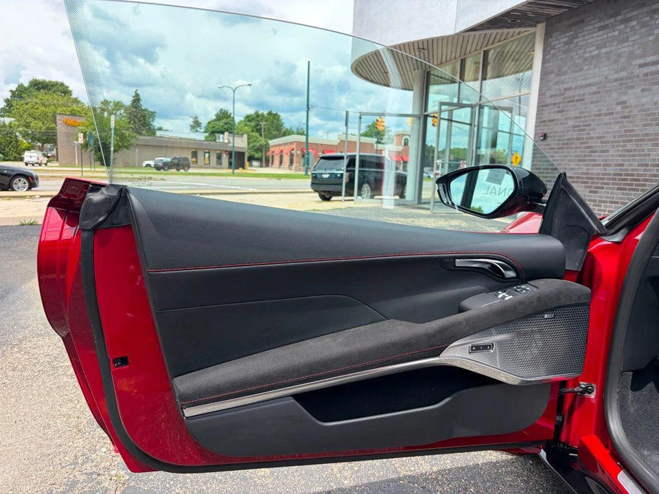 2024 Lotus Emira - Image 15 of 31
