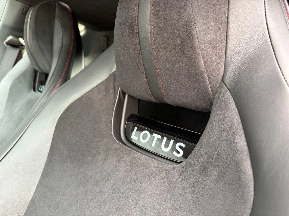 2024 Lotus Emira - Image 21 of 31