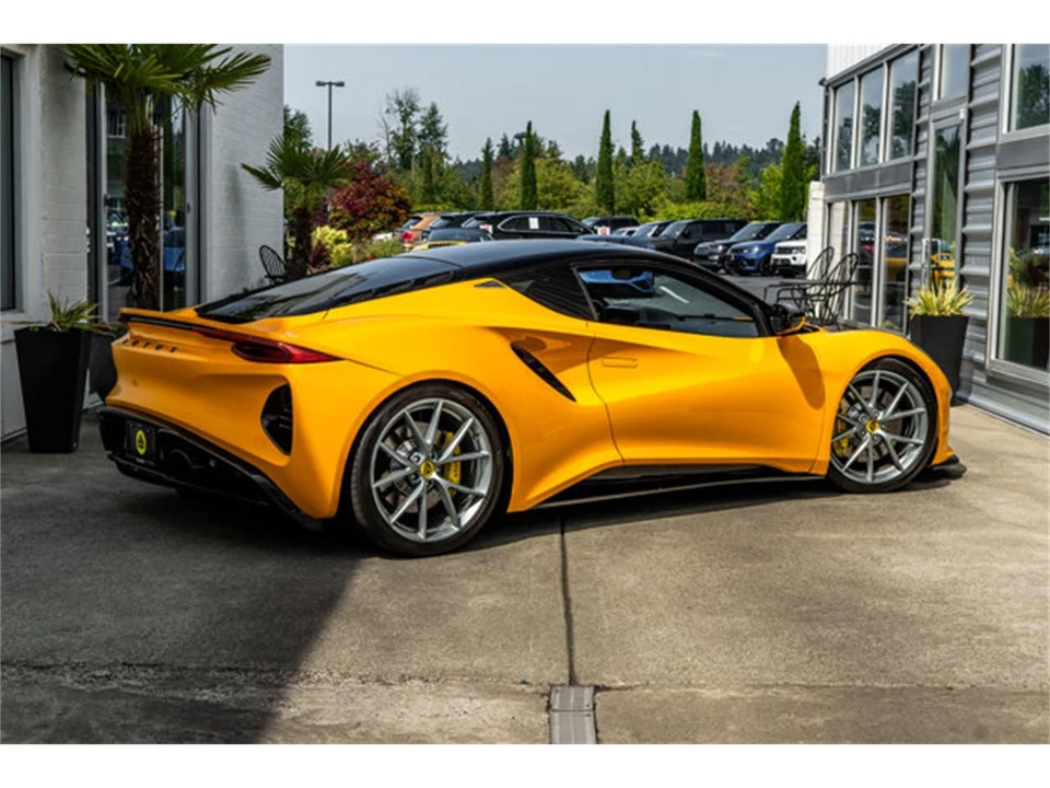 2024 Lotus Emira - Image 7 of 12