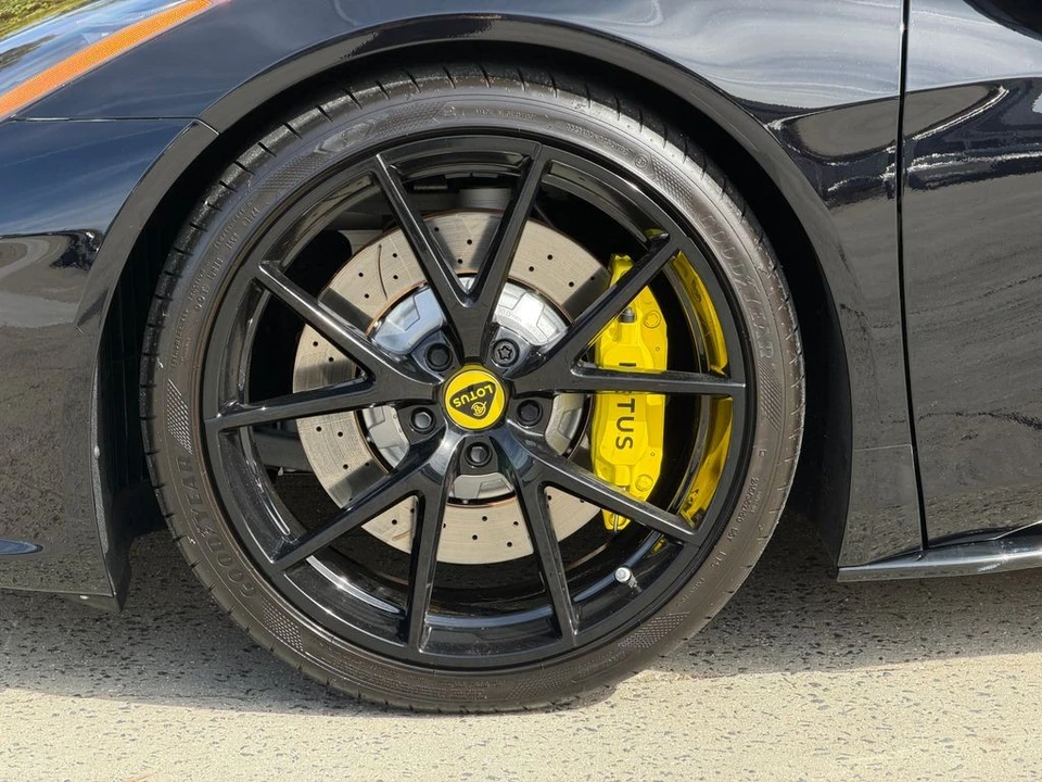 2024 Lotus Emira - Image 14 of 21