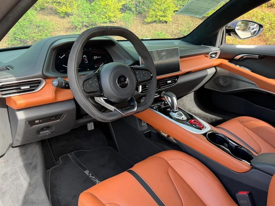 2024 Lotus Emira - Image 17 of 21