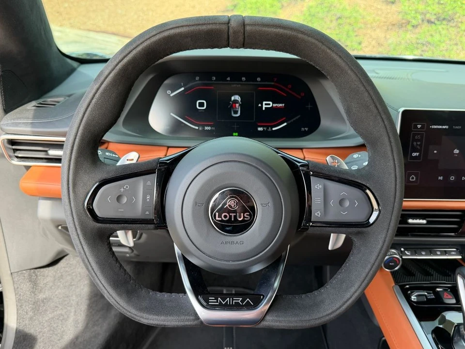 2024 Lotus Emira - Image 19 of 21