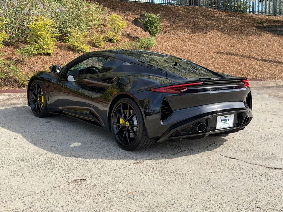 2024 Lotus Emira - Image 10 of 21