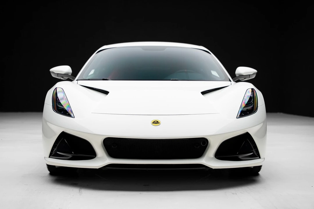 2024 Lotus Emira - Image 7 of 12