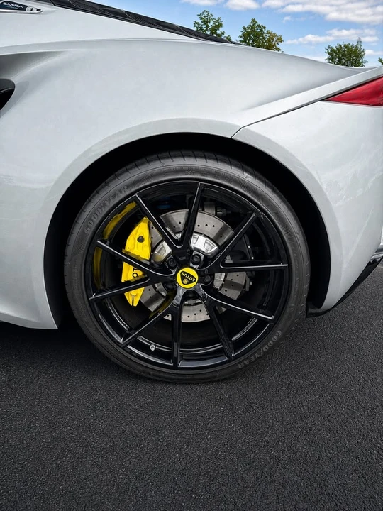 2024 Lotus Emira - Image 11 of 19
