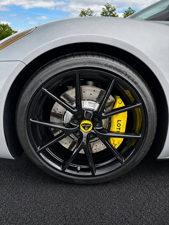 2024 Lotus Emira - Image 8 of 19
