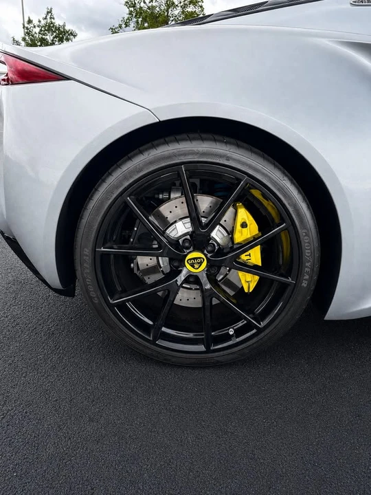 2024 Lotus Emira - Image 10 of 19
