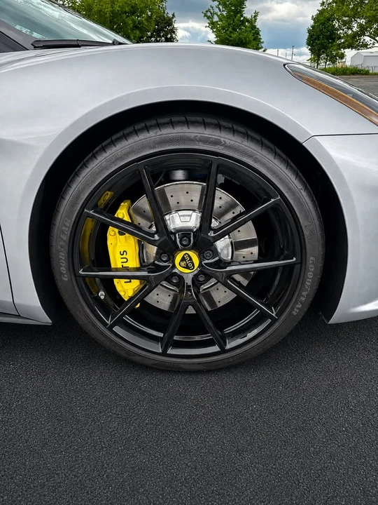2024 Lotus Emira - Image 9 of 19