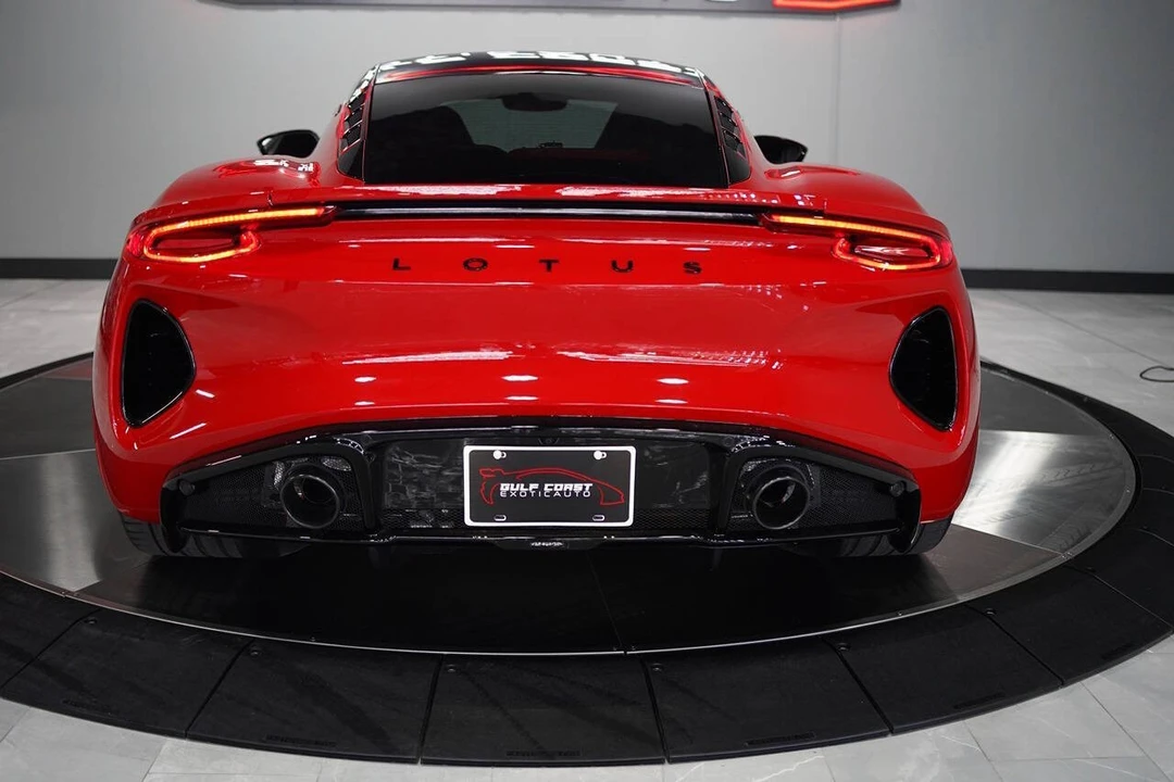 2024 Lotus Emira - Image 27 of 31