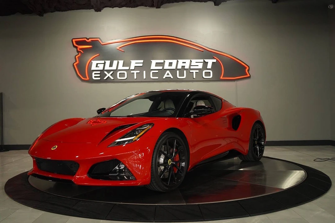2024 Lotus Emira - Image 2 of 31