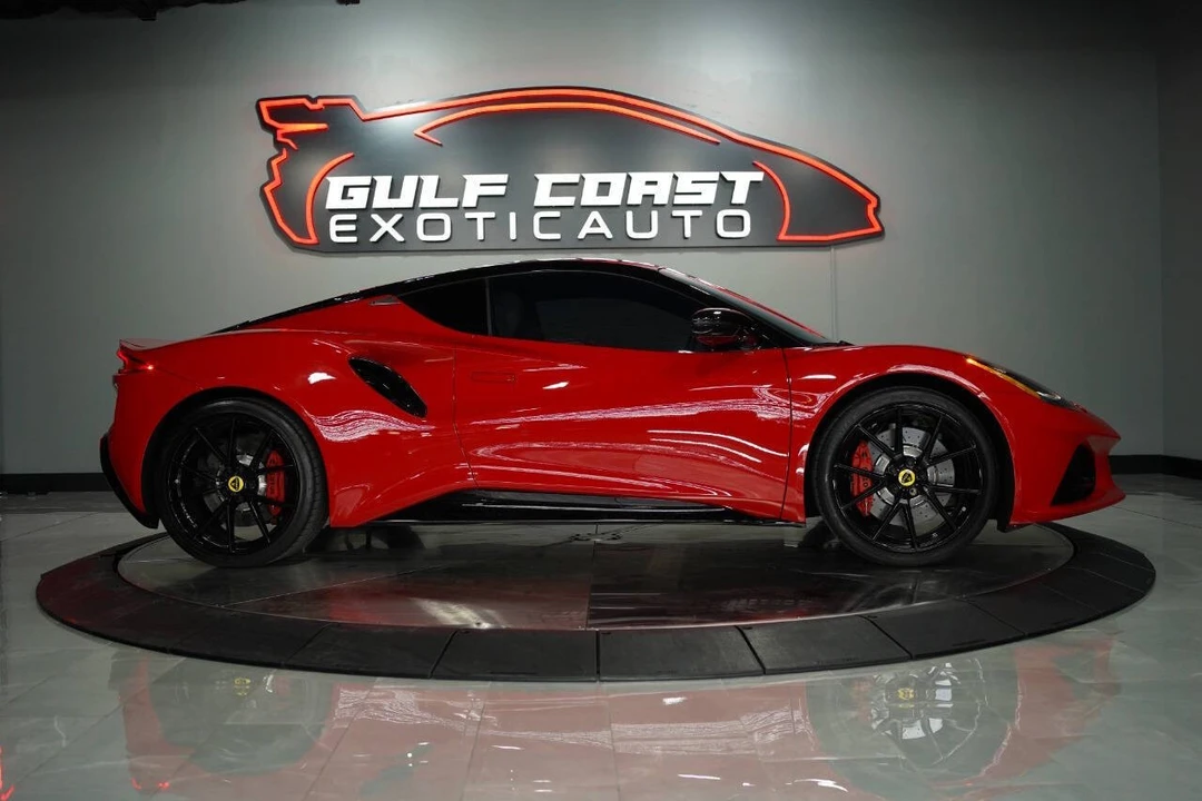 2024 Lotus Emira - Image 17 of 31