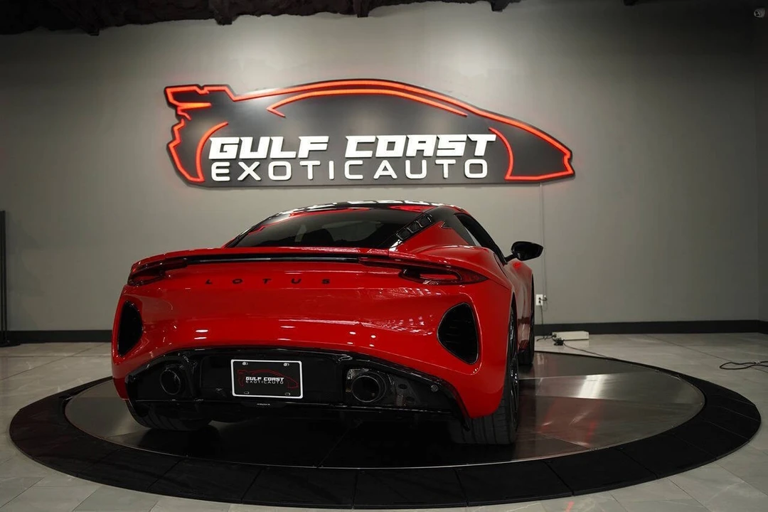 2024 Lotus Emira - Image 7 of 31