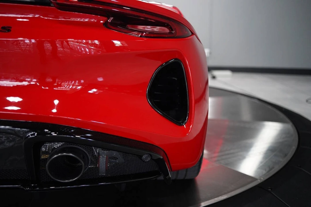 2024 Lotus Emira - Image 31 of 31